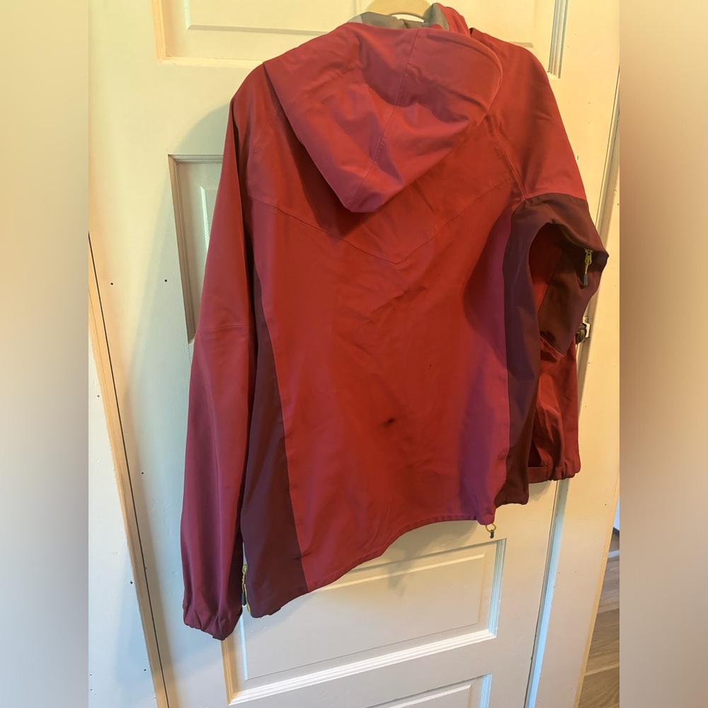 Stretchy Stylish Shell for Skiing - Picture 6 of 6